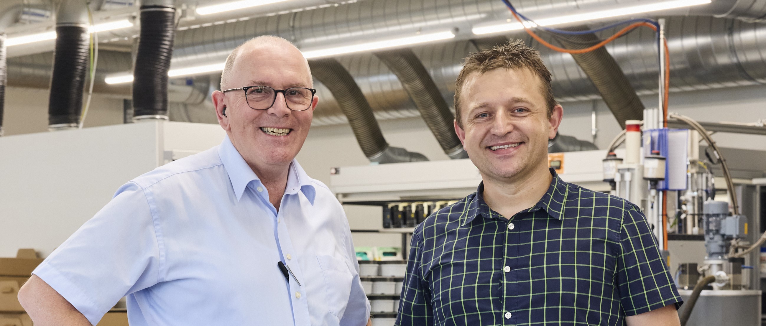1 Pioniere: Manfred Bieli (links) von Endress+Hauser und Nikola Kafadar von der ESB haben die Zusammenarbeit geprägt.